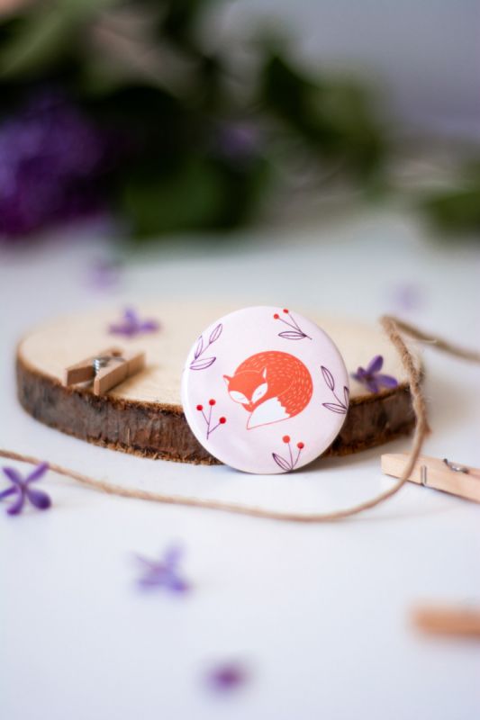 Sleeping Fox Illustrated Button Pin, ⌀ 37 mm