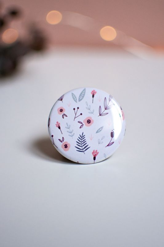  Blooming Meadow Illustrated Button Pin, ⌀ 37 mm