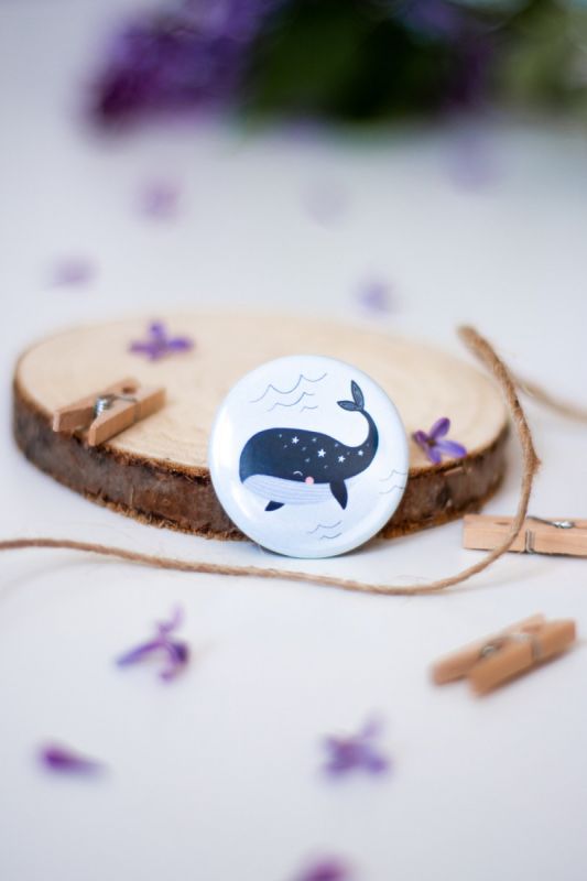 Whale Illustrated Button Pin, ⌀ 37 mm